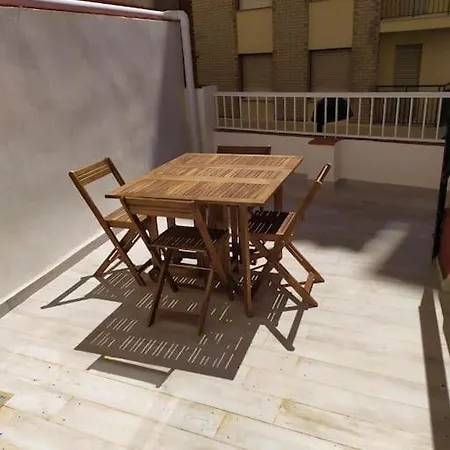 4 Personas Cerca Del Paseo Apartment *